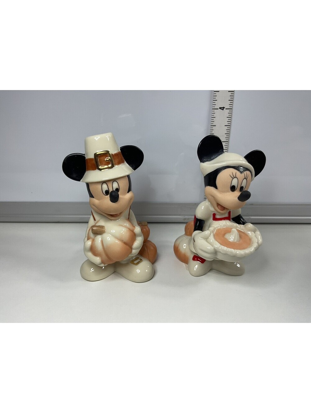 Lenox Thankful Feast Disney Mickey And Minnie Salt And Pepper Shakers NEW
